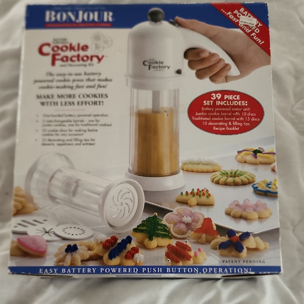 Bonjour Cookie Factory - White
